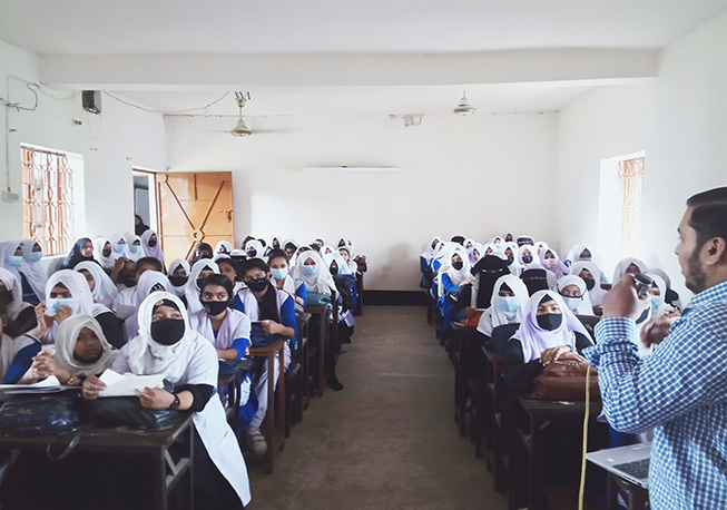 School Debate in Nayabazar School in Shakta Union under Keraniganj (2)